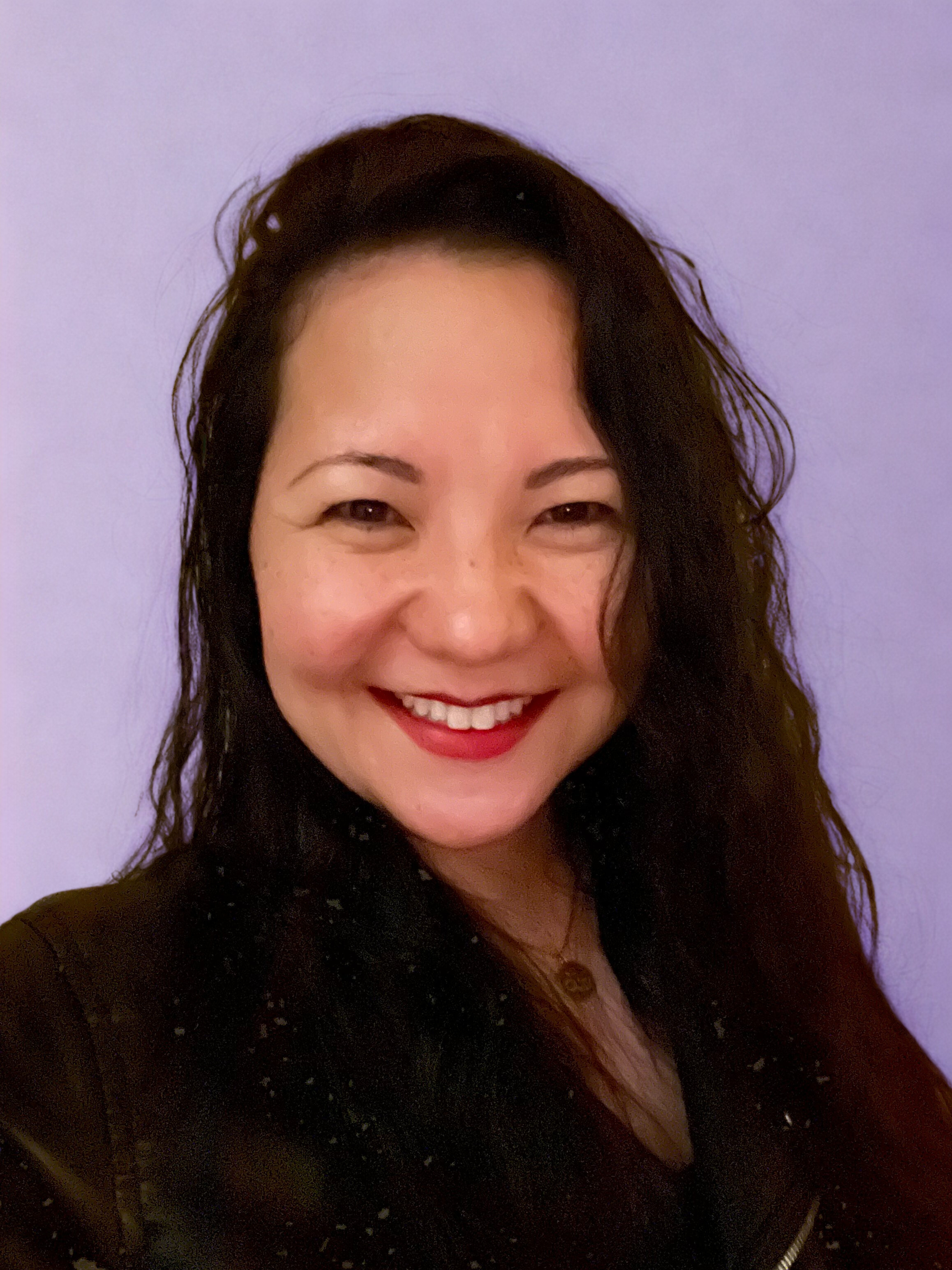 Adriana Yui - Terapeuta Holística especialista em Tarot Online e Mentoria de Ascensão